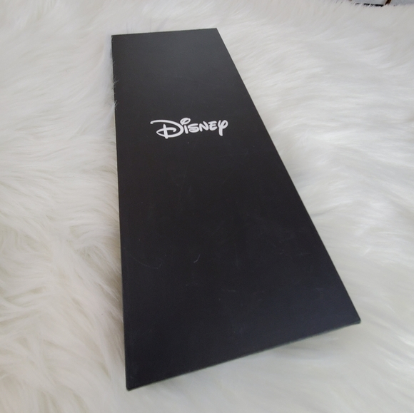 NWOT Disney Mickey Mouse Changeable banded watch - Picture 7 of 8